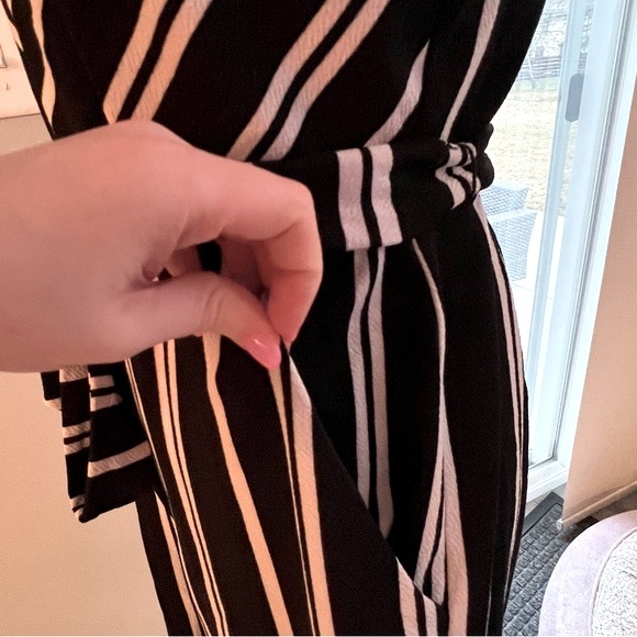 Ann Taylor Black & White Striped Tie Waist Wide Leg Cropped Jumpsuit | Size S - Picture 6 of 9